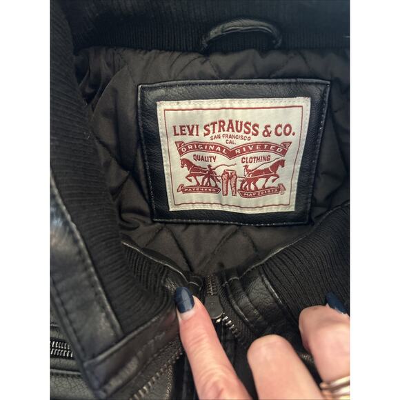 Levi's Men’s Jacket Sz Large Iconic Black Faux Leather Jean Trucker Style Moto - Picture 6 of 16